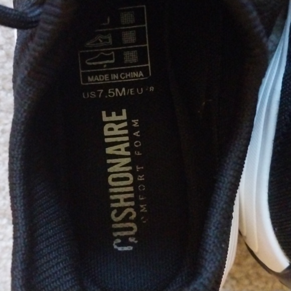 Cushionaire Tennis Shoes - Picture 4 of 4